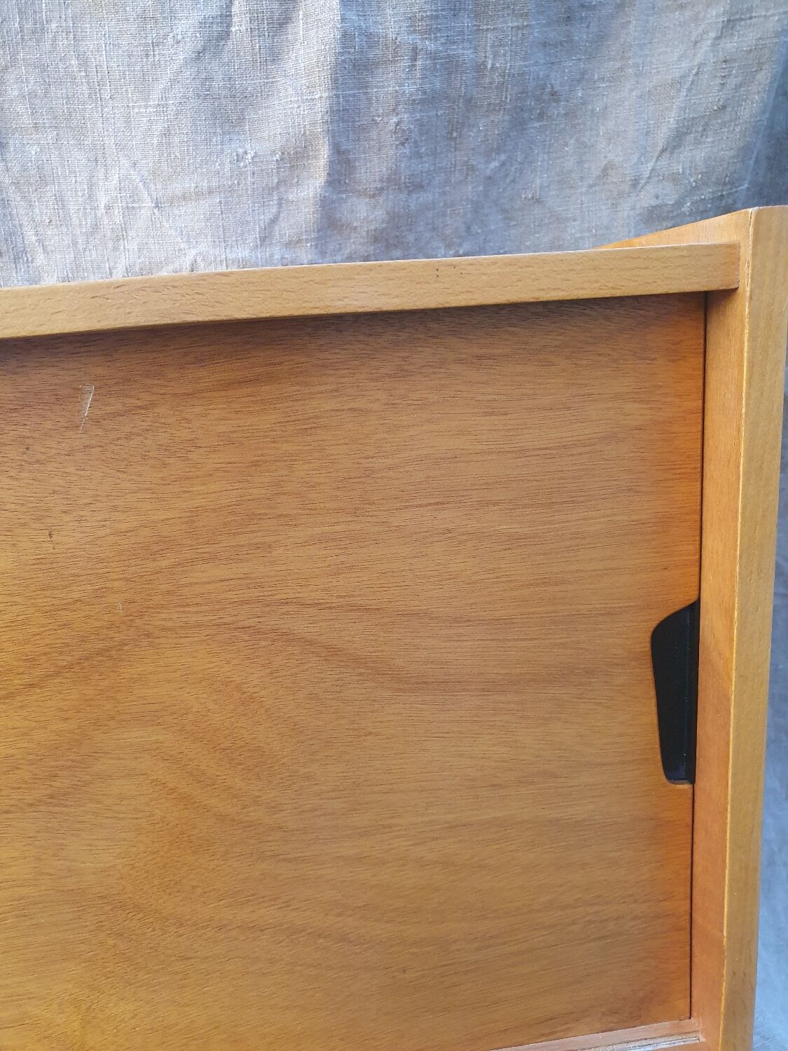 Wall cupboard