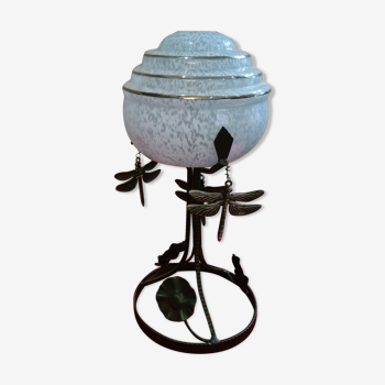 Lampe fer forgé  globe bleu moulé Clichy et ses libellule 33x15
