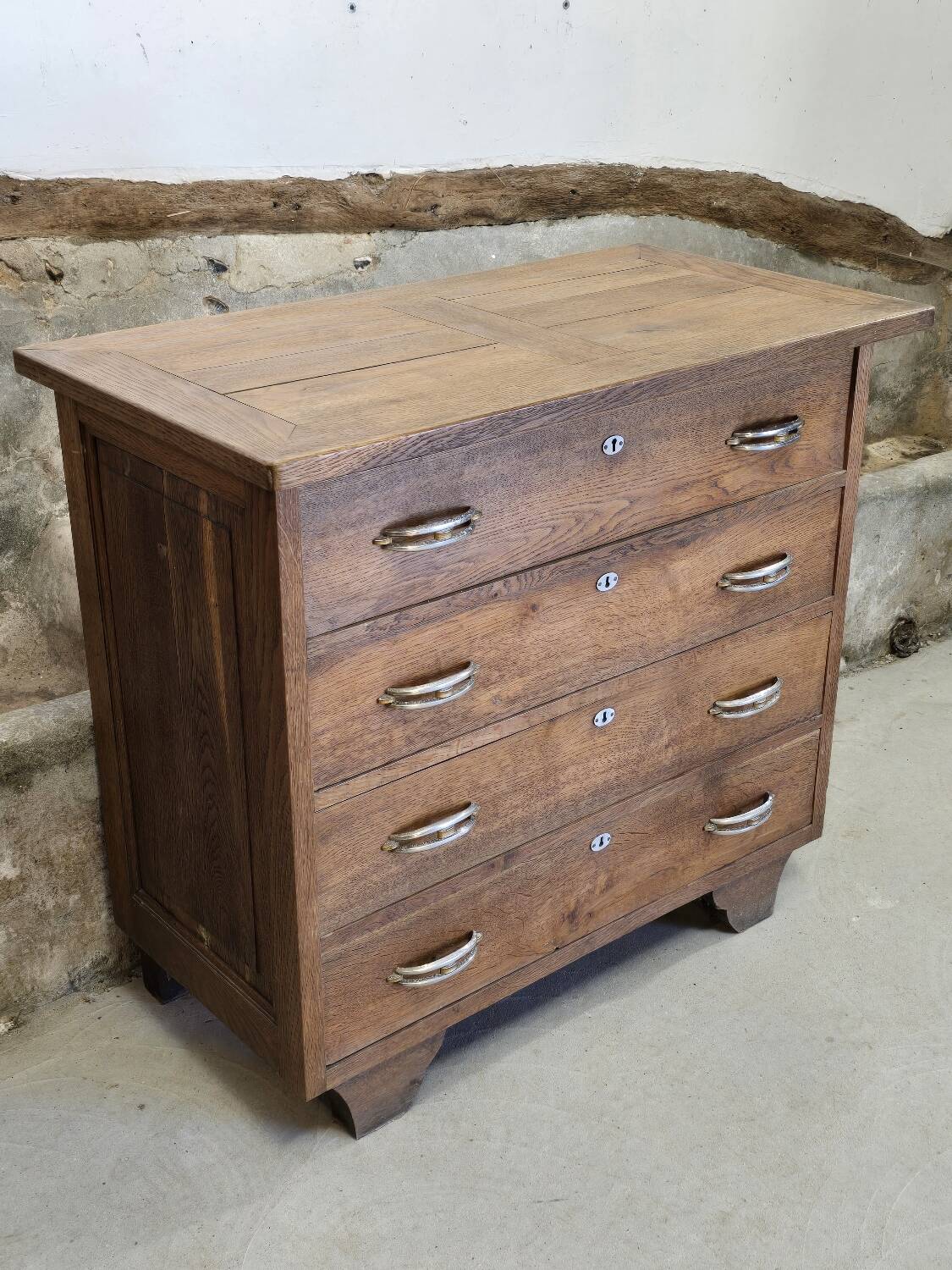 4-drawer oak chest of drawers