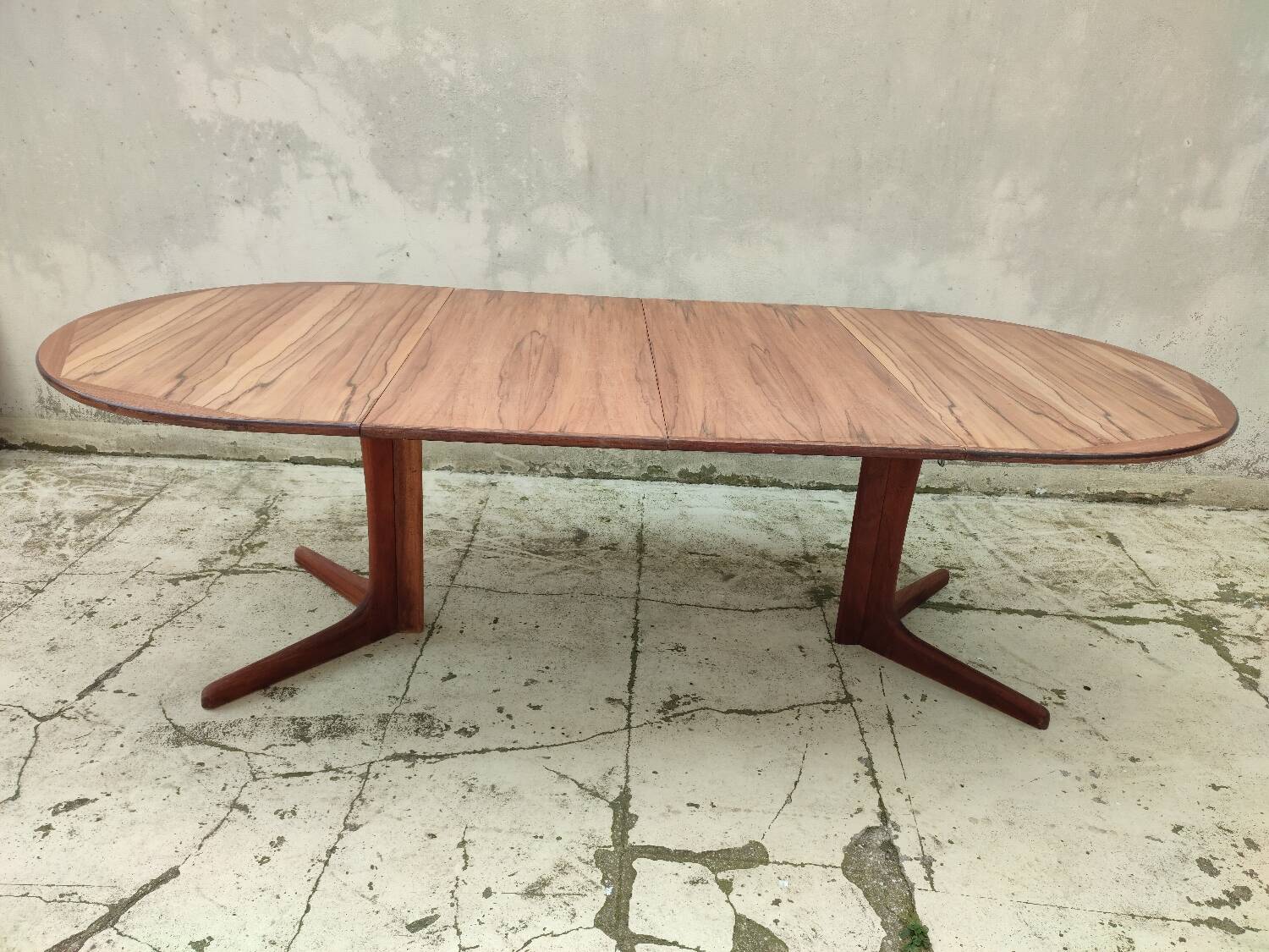 Baumann vintage Scandinavian oval table
