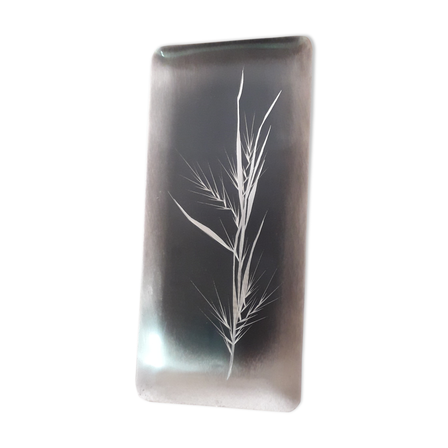 Stainless steel top, hand-engraved décor, to hang