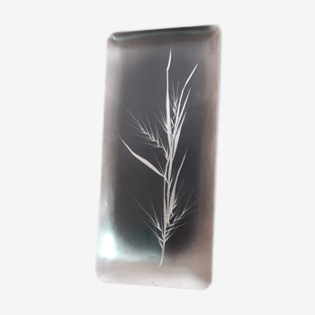 Stainless steel top, hand-engraved décor, to hang