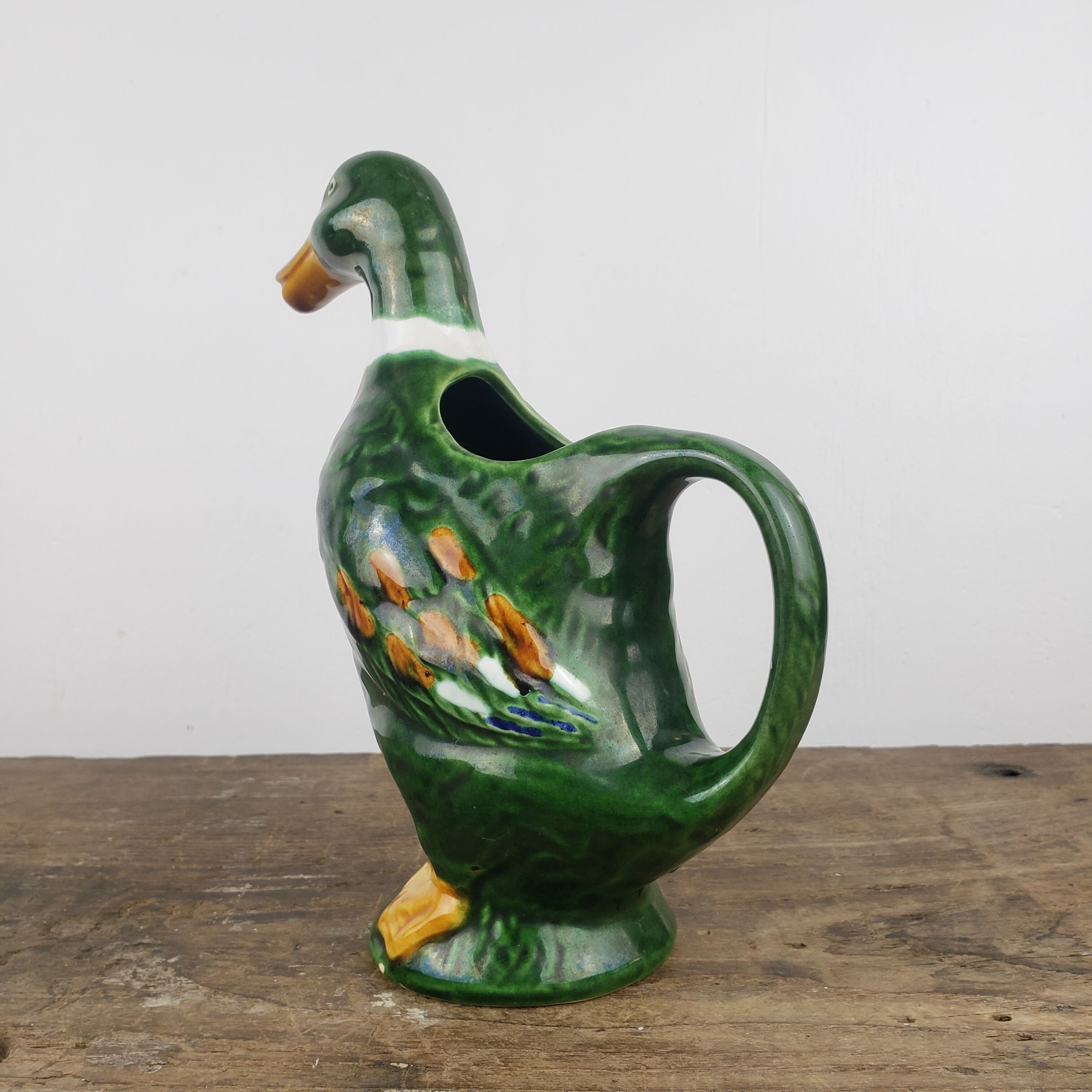 Decanter in the shape of a duck