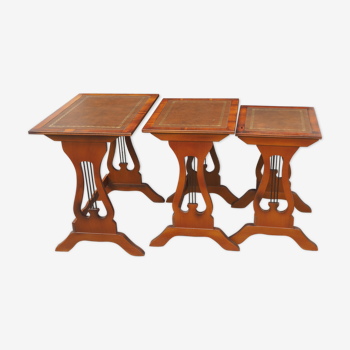 Set de 3 tables gigognes de style anglais