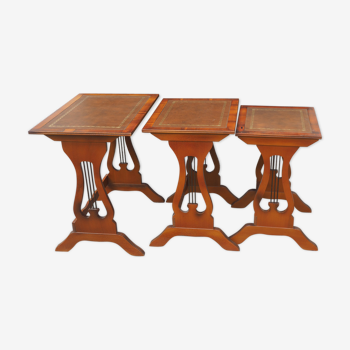 Set of 3 English-style tables