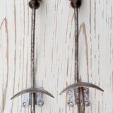 Double hooks in metal and wood