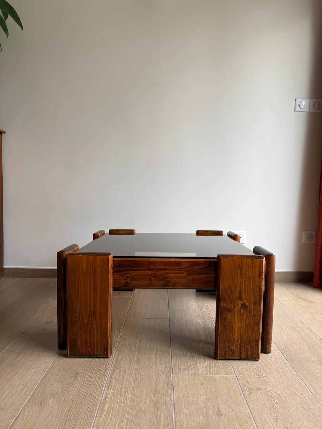Square coffee table in solid wood and smoked glass – 70s