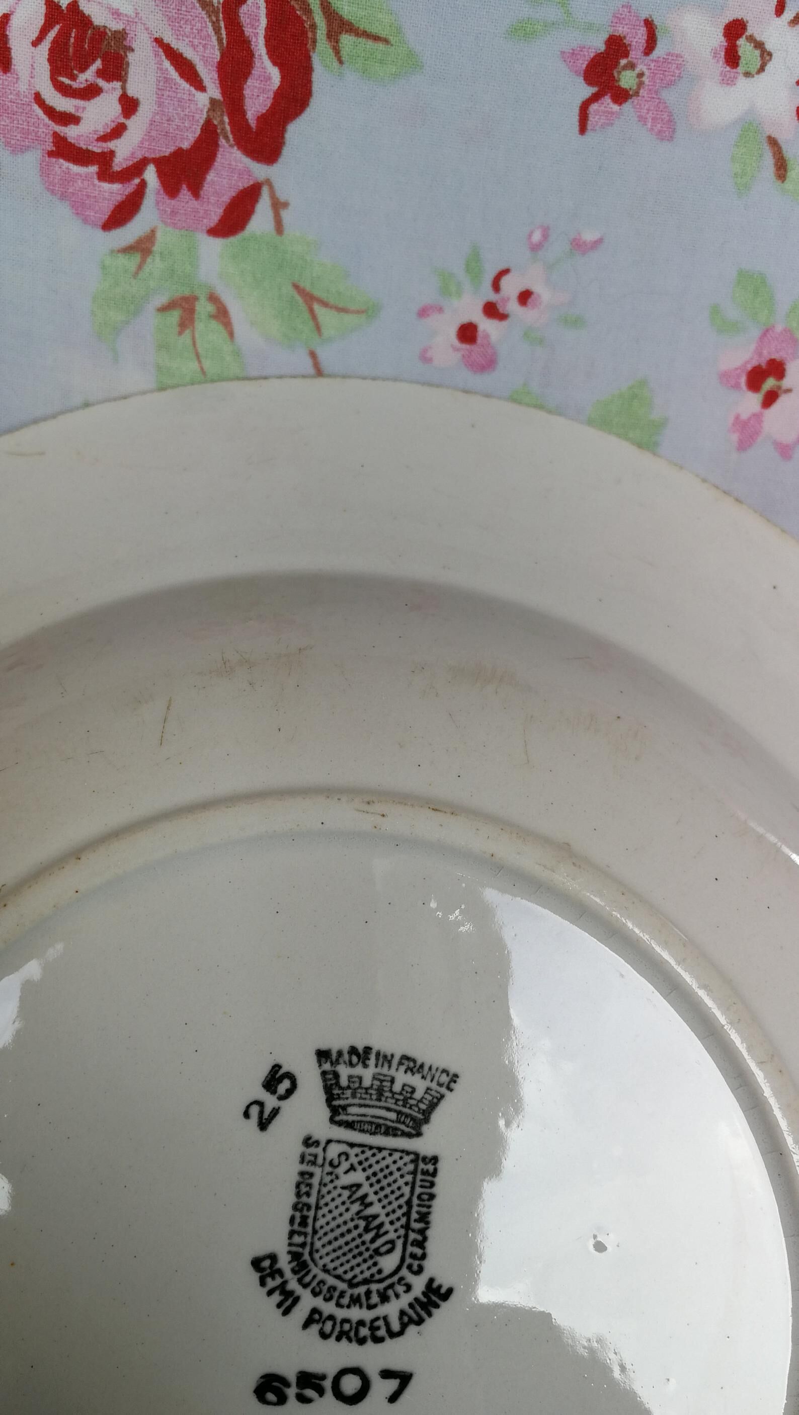 Round deep dish Saint Amand in Terre de Fer vert