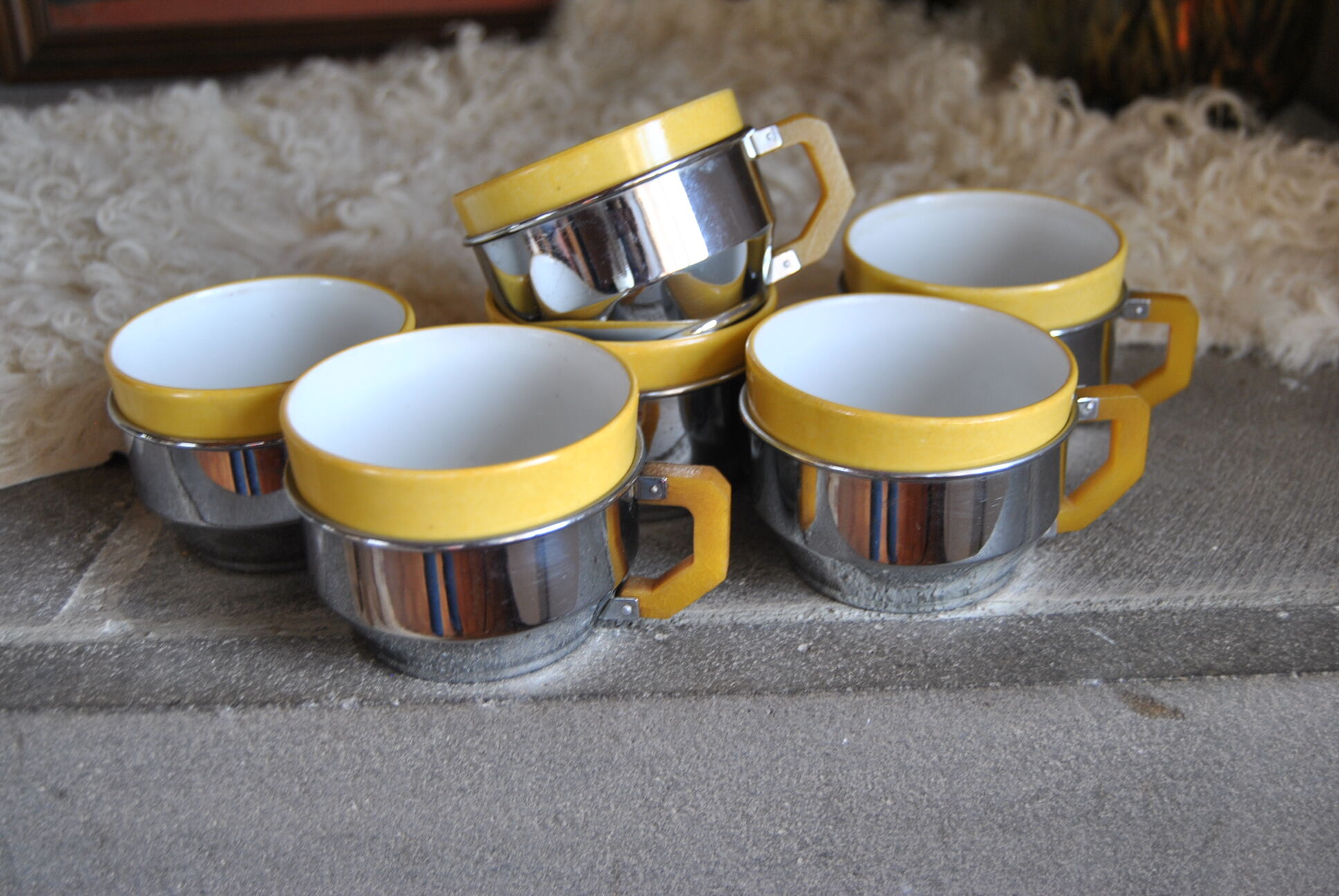 Series of 6 ceramic and stainless steel cups - 70s - Vintage