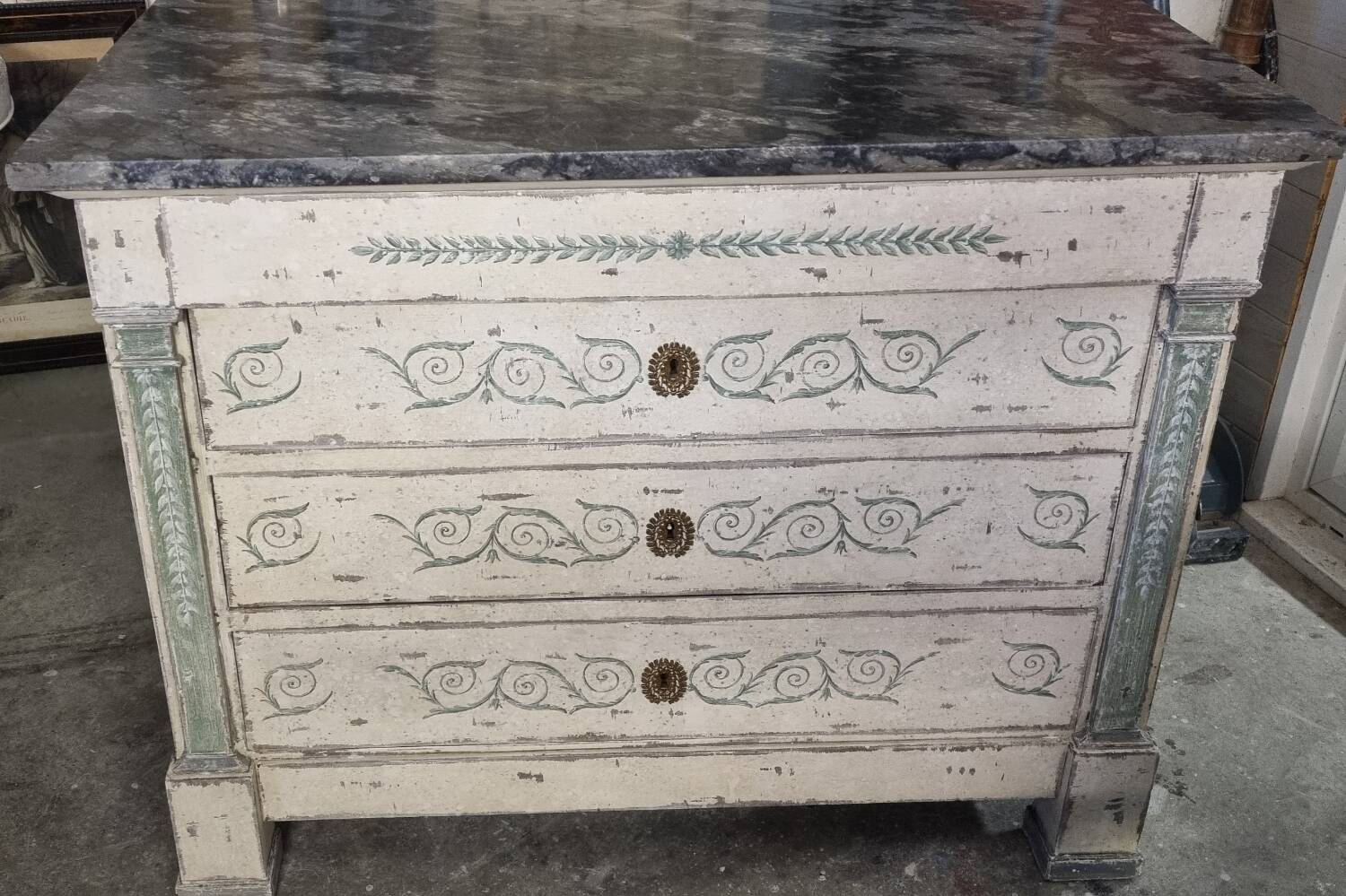 Old chest of drawers