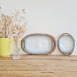 2 blue stoneware dishes