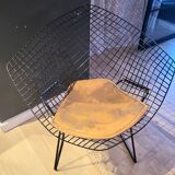 Deux sièges et un repose pied Bertoia Diamond