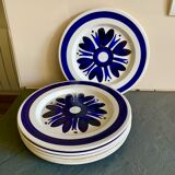 6 white vintage plates with blue flowers