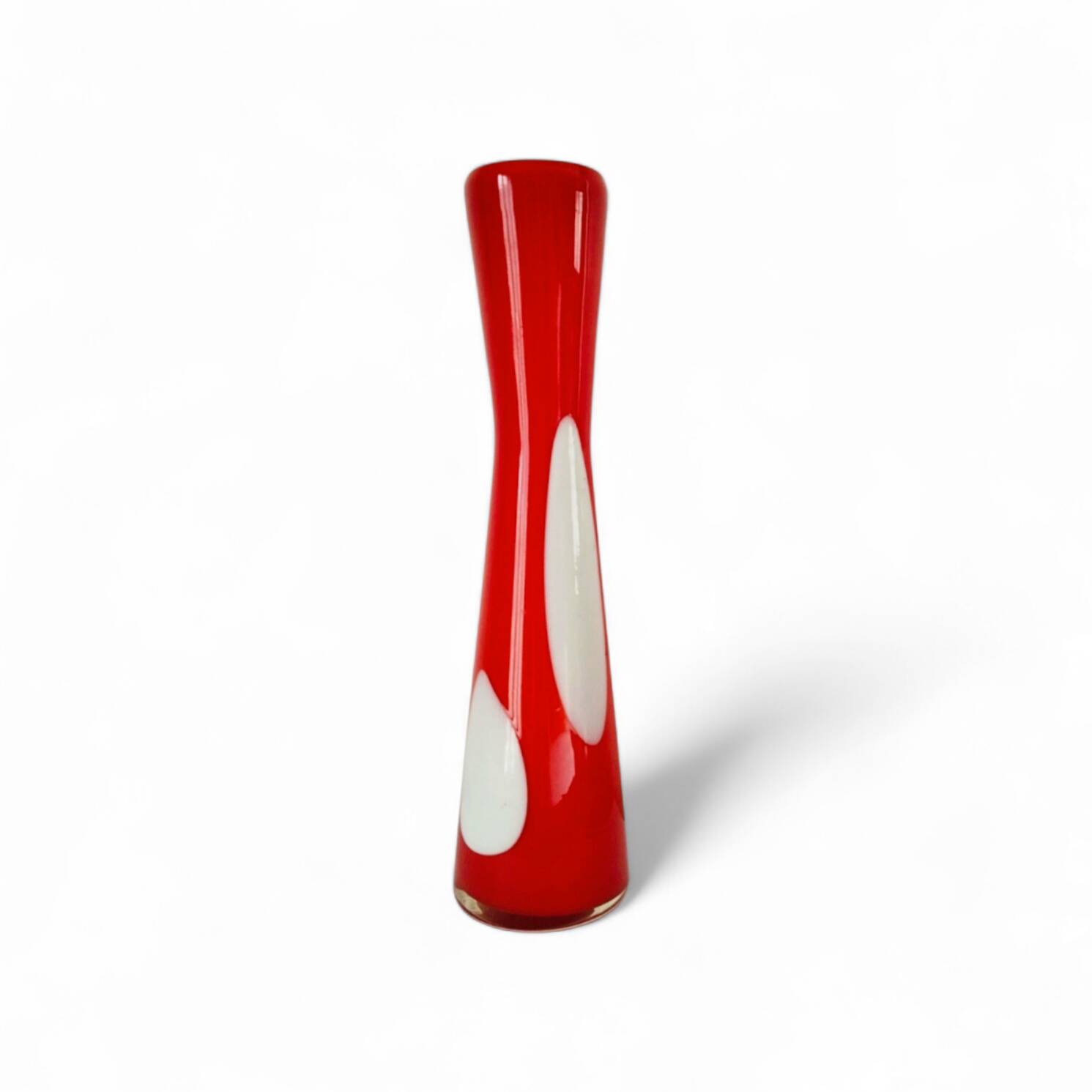 Pop vase in opaline