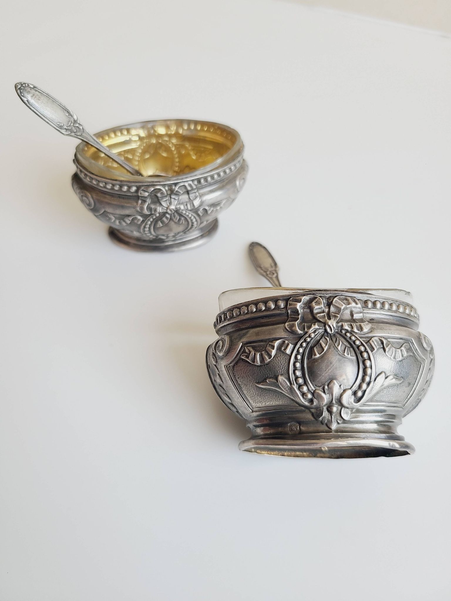 1900. Paire de salerons argent et vermeil