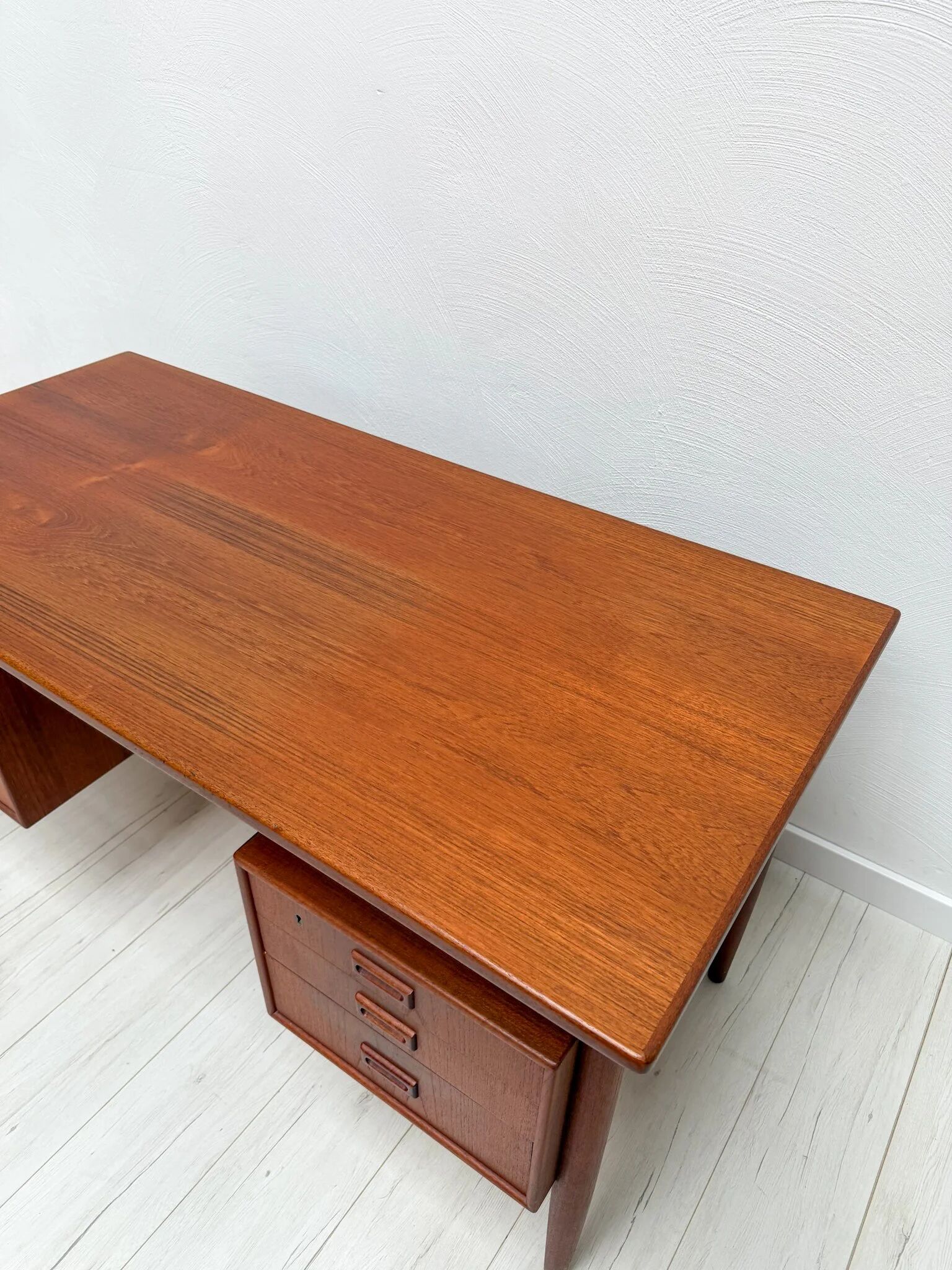 Bureau exécutif danois en teck, années 1960