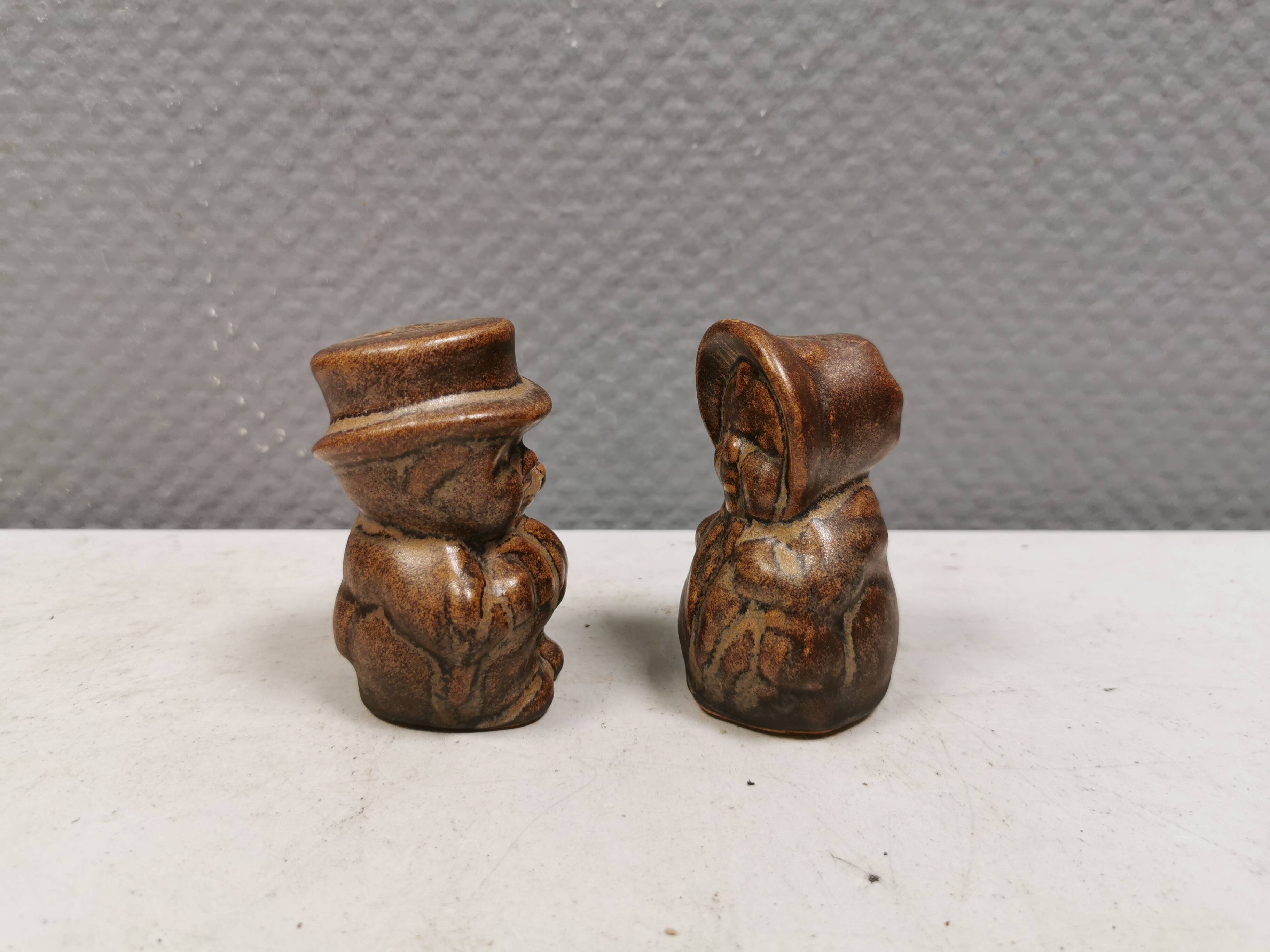 Salt and pepper shaker set in ceramic from Danish Løvemose 1970s.