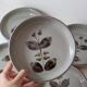 6 assiettes creuses vintage à décor de fleur en grès Arnon