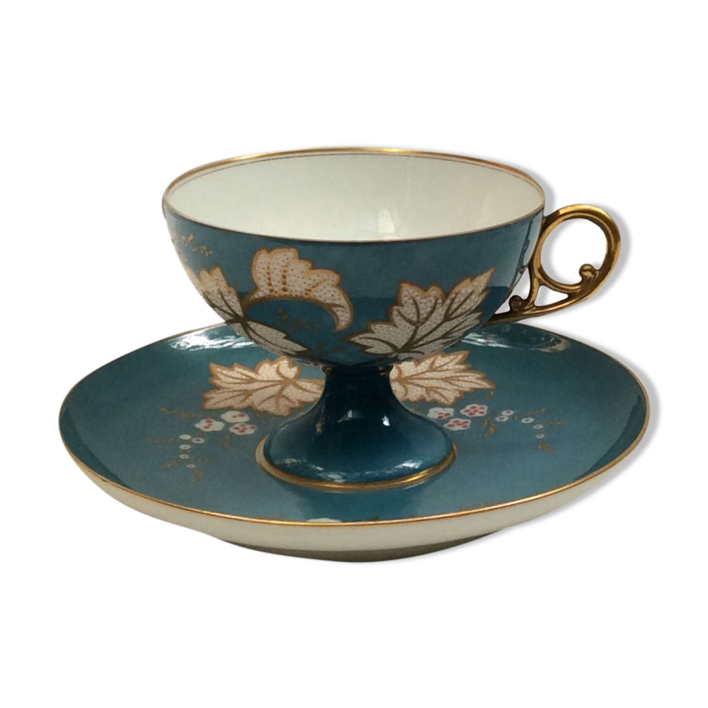 Ancienne tasse et soucoupe à chocolat en porcelaine de Paris Dimension : hauteur -8,5cm- D-11,5cm-