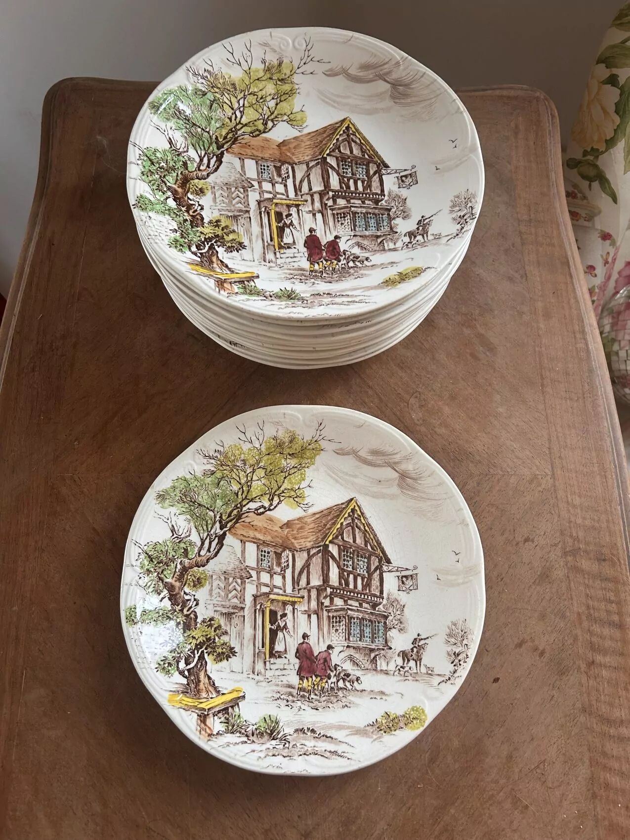 Set of 12 flat plates in Gien earthenware, Ludlow model, chic countryside dining.