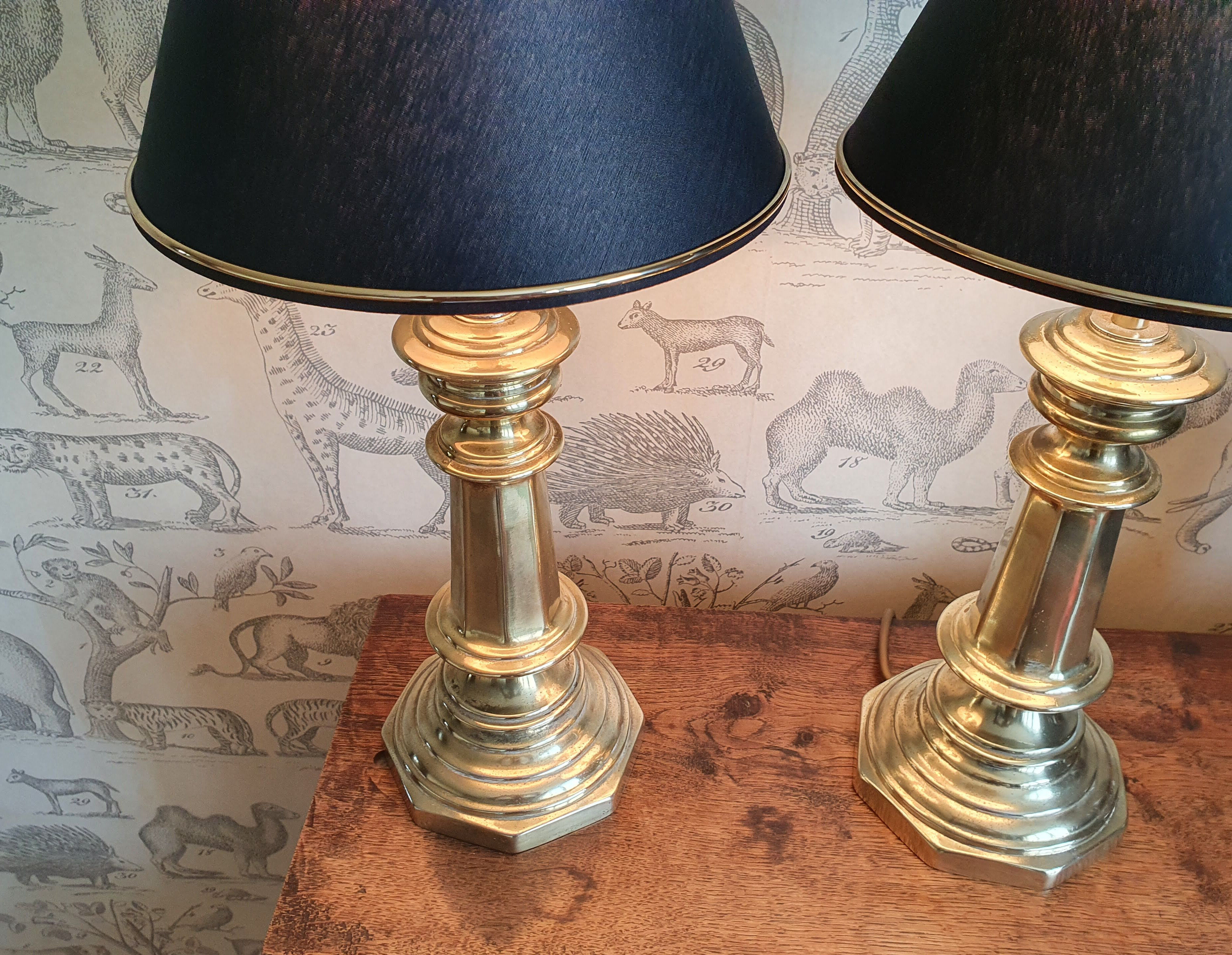 Duo of antique lamps in bronze and brass
