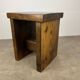 Tabouret brutaliste en bois massif style chalet