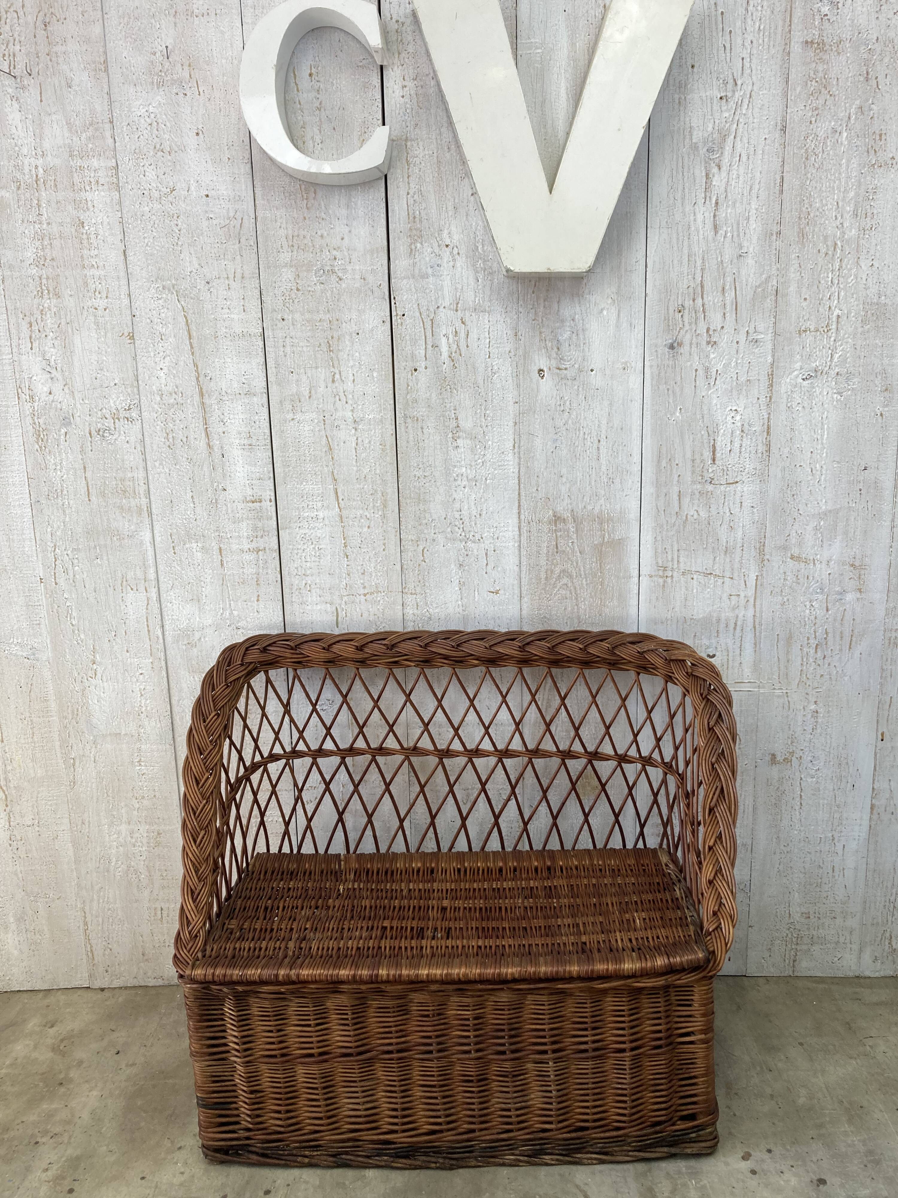 Coffre/banc en osier vintage