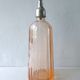 Siphon bouteille à eau de seltz, en verre rose, Lievaux à Noyon