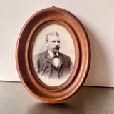 Cadre ovale en bois antique, 19,5 cm x 15,5 cm