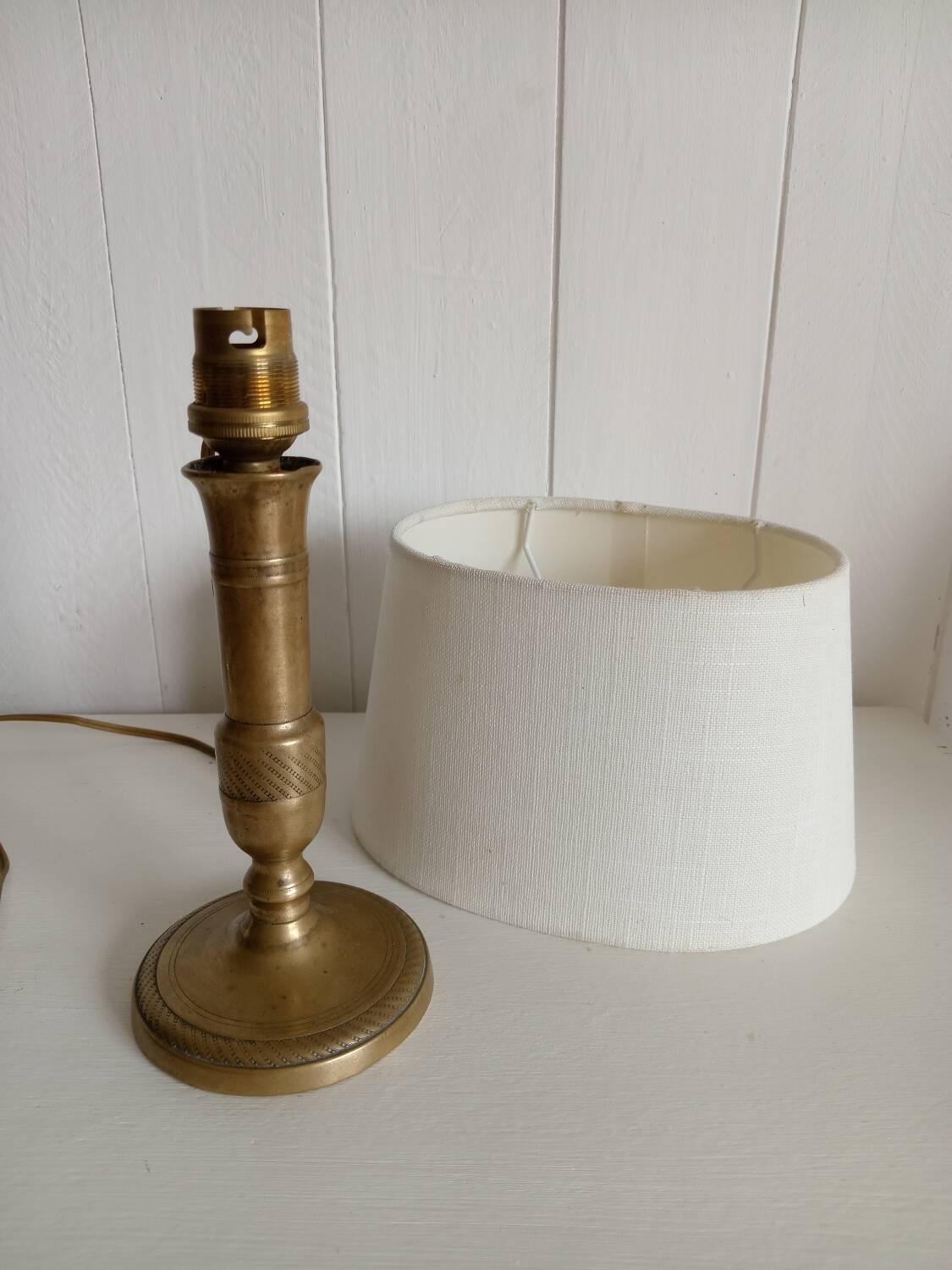 Table lamp