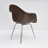 Fauteuil Eames DAX fibre de verre édition Vitra des années 60/70