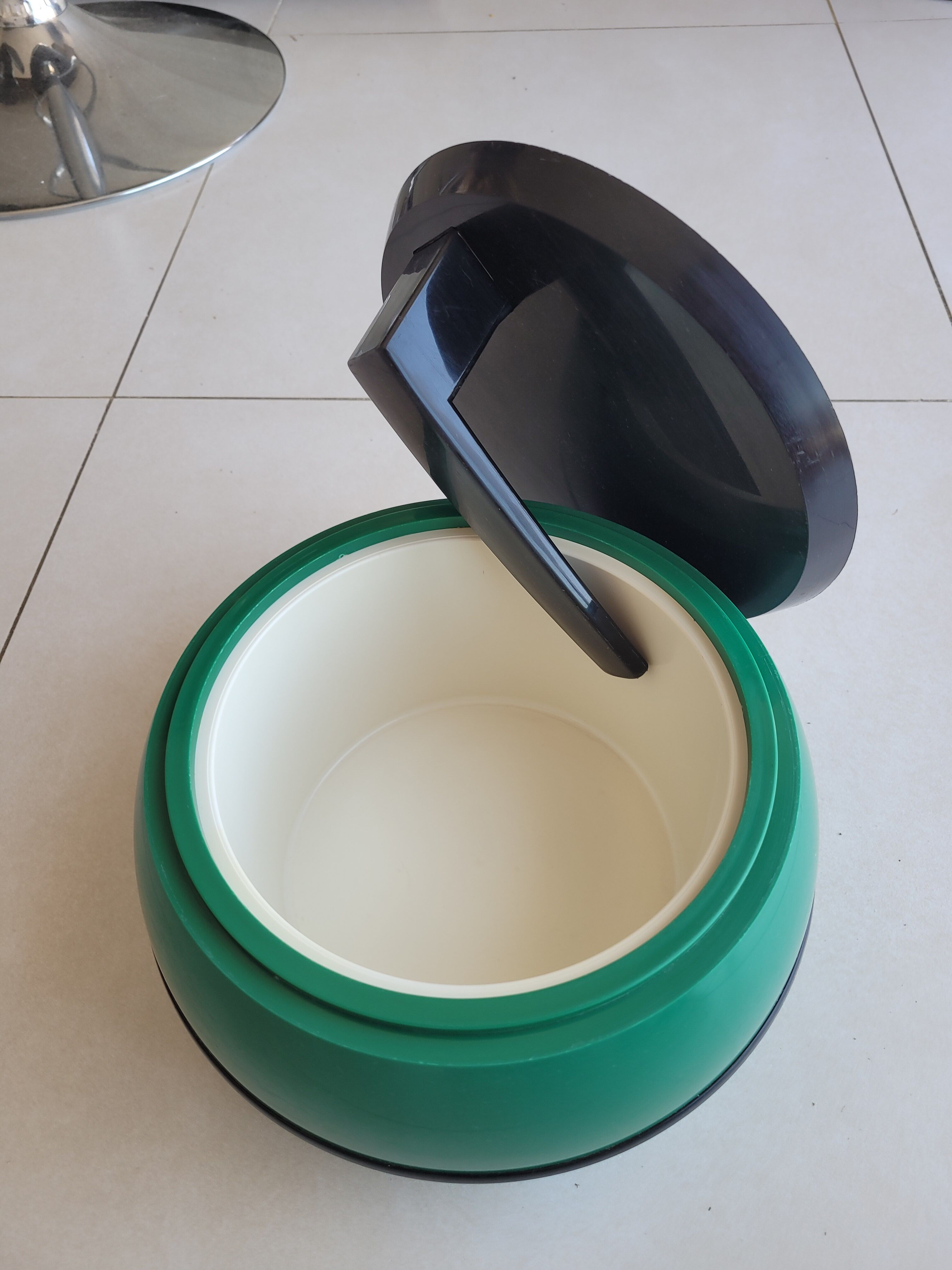 Vintage curling ice bucket