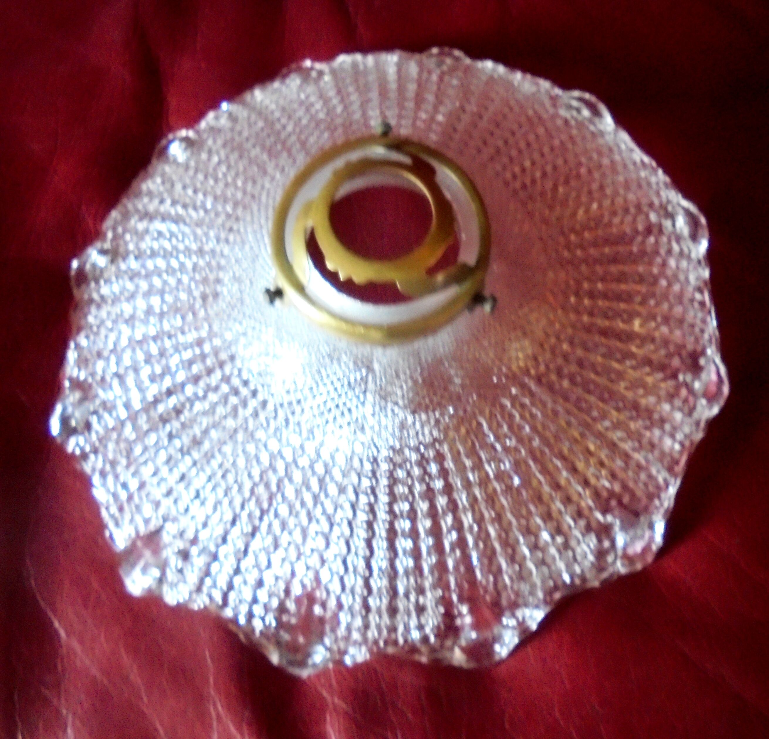 Suspension en verre taillé avec sa griffe 1950
