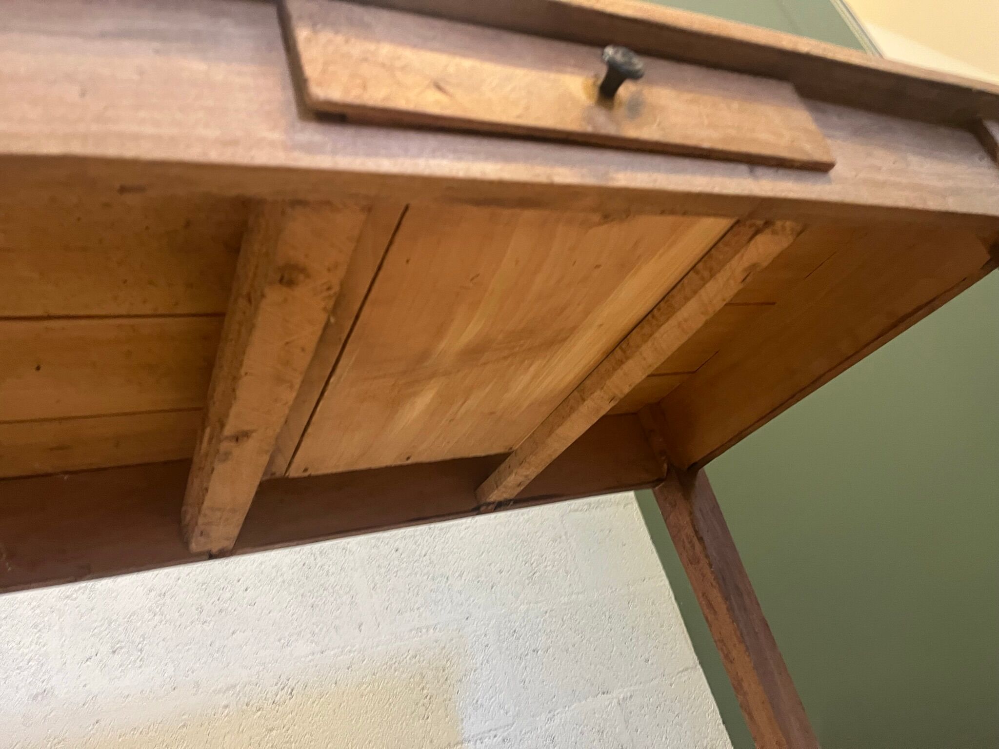 Farm table