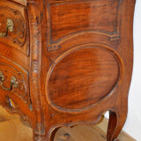 Provençal chest of drawers in solid walnut from Nîmes, Louis XV period