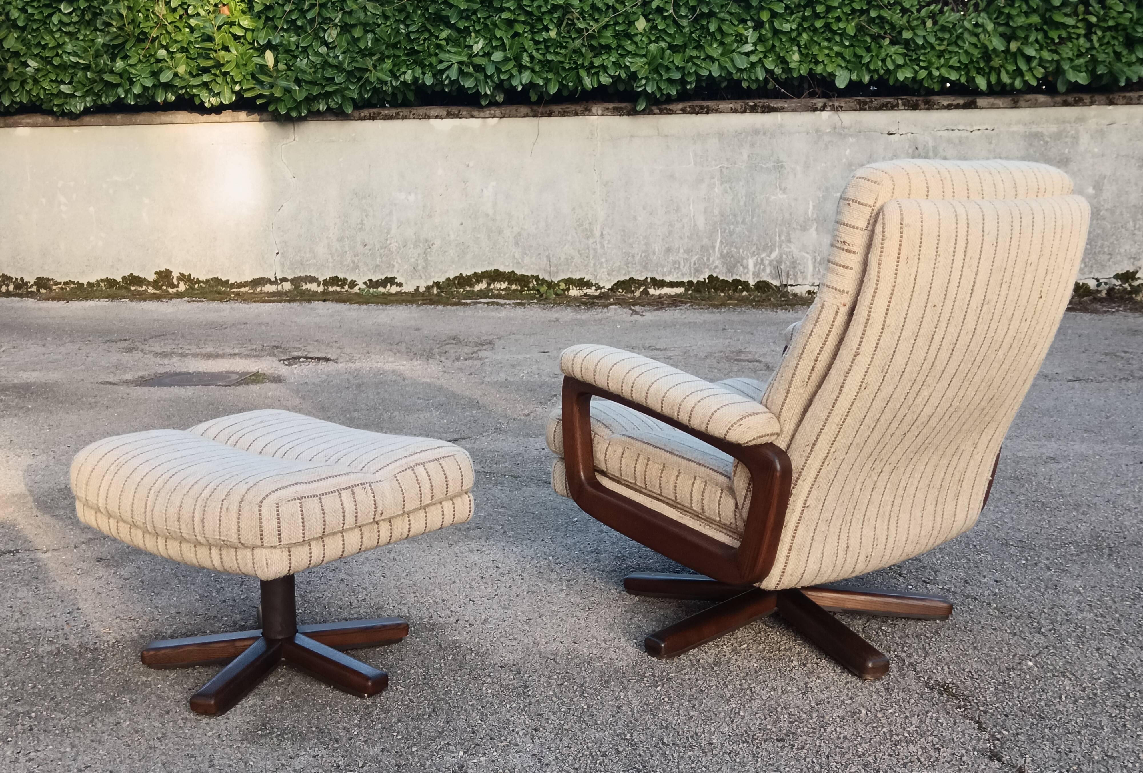 Fauteuil et ottomane pivotant Midcentury 1970
