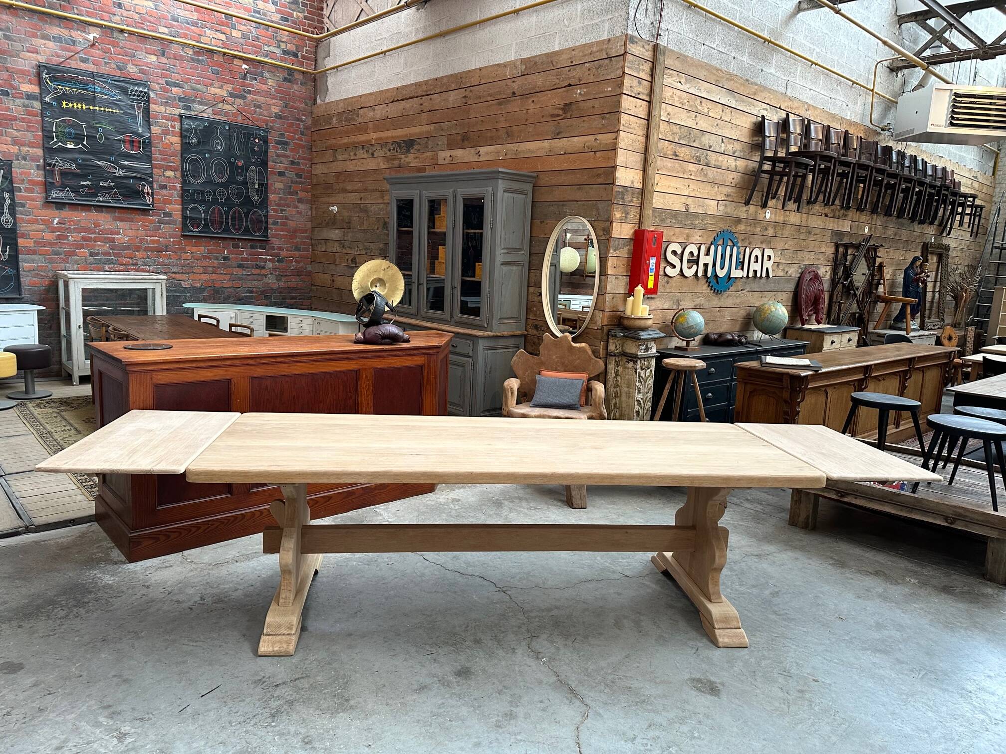 Large monastery type table in oak and its 2 extensions