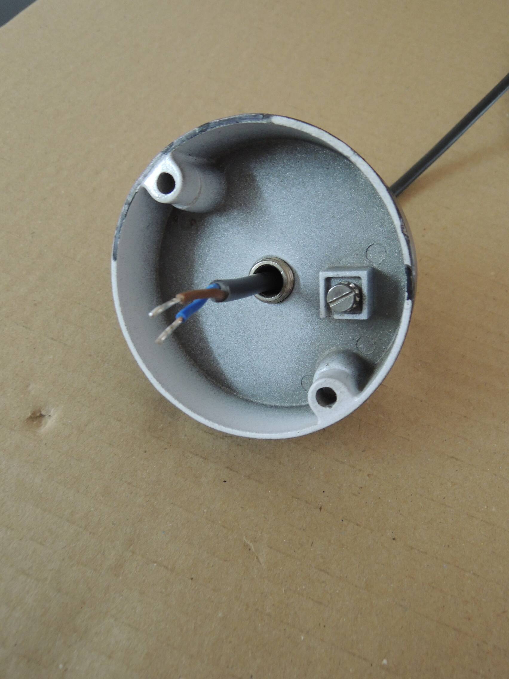 Industrial pendant light