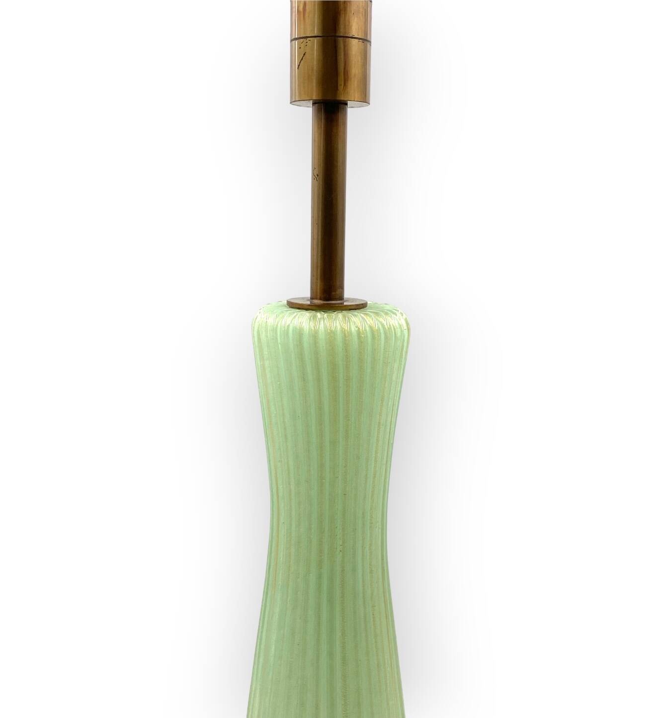 Mid-century modern green Murano glass Table lamp, Barovier & Toso style  Italy, 1940s