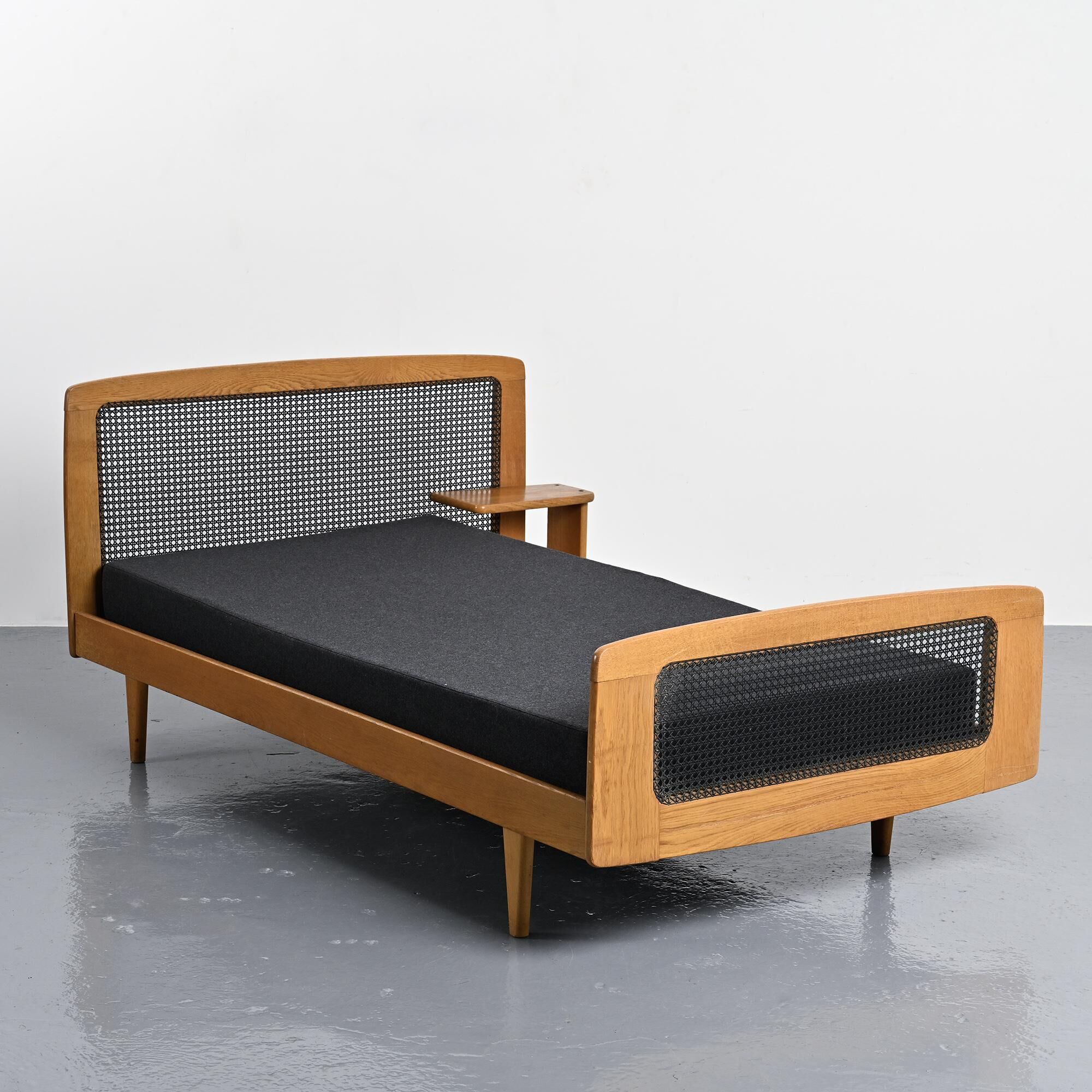 Lit par Roger Landault pour Ligne Roset, France, circa 1965