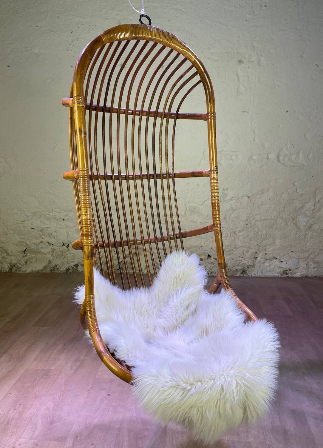 Fauteuil suspendu en rotin vintage