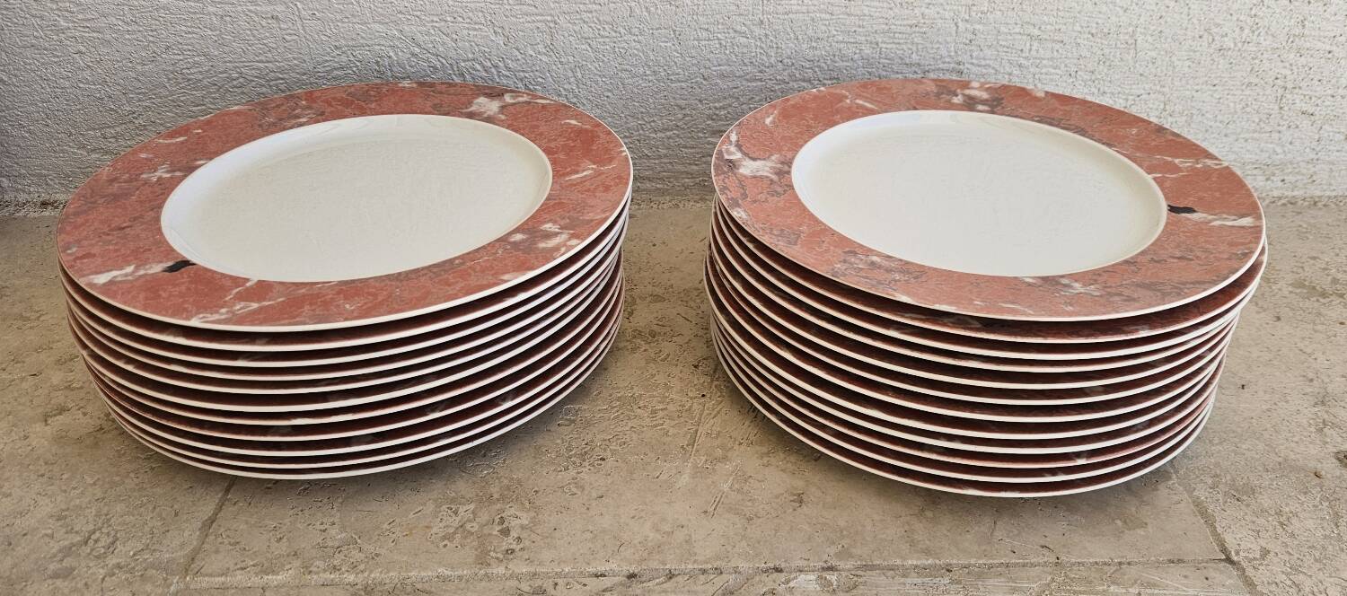 23 Assiettes Villeroy et Boch (Siena) + salière, poivrier et sucrier