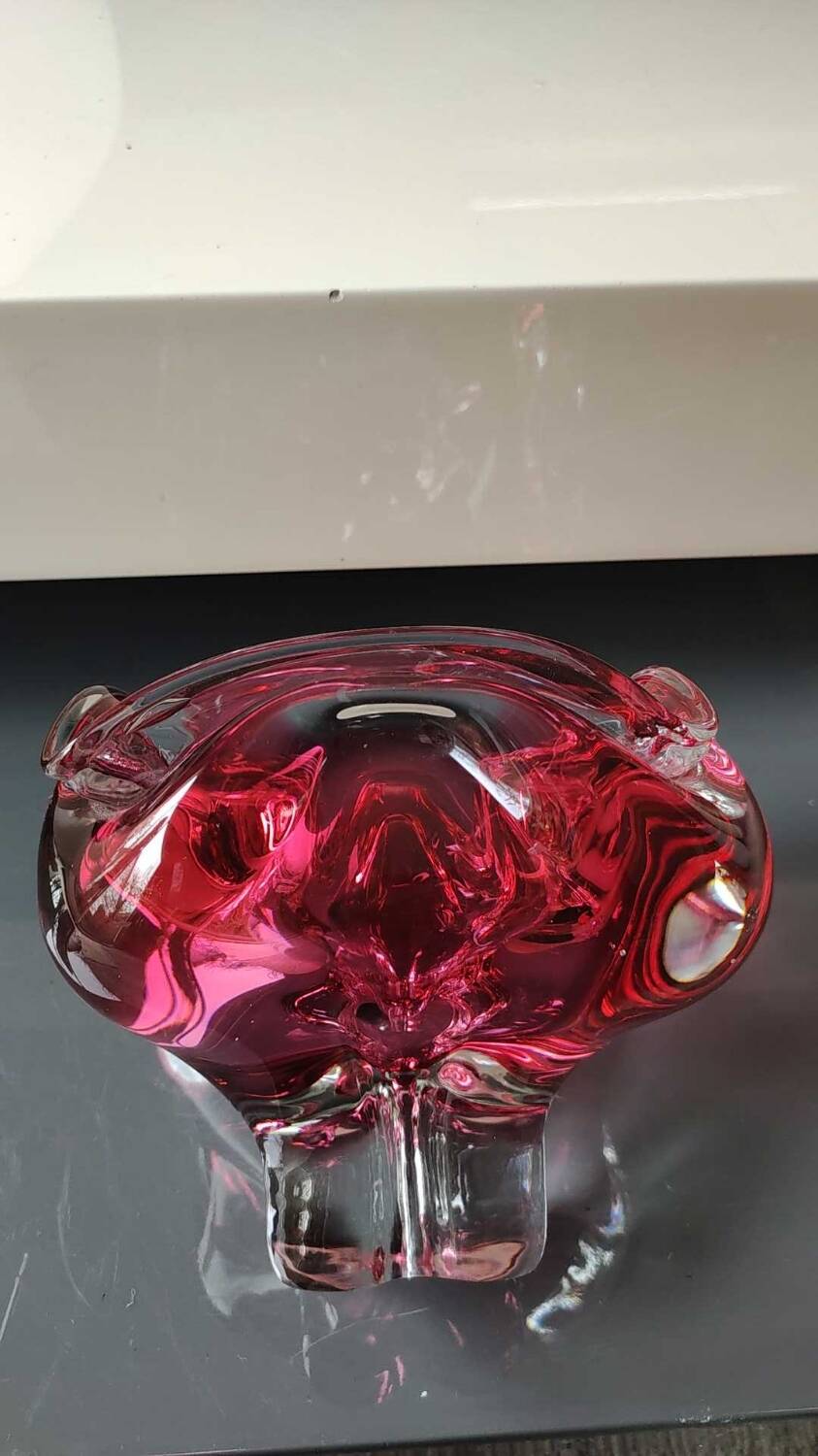 Ashtray. organic floral shape. cranberry pink. in modern art glass. designed by jozef hospodka