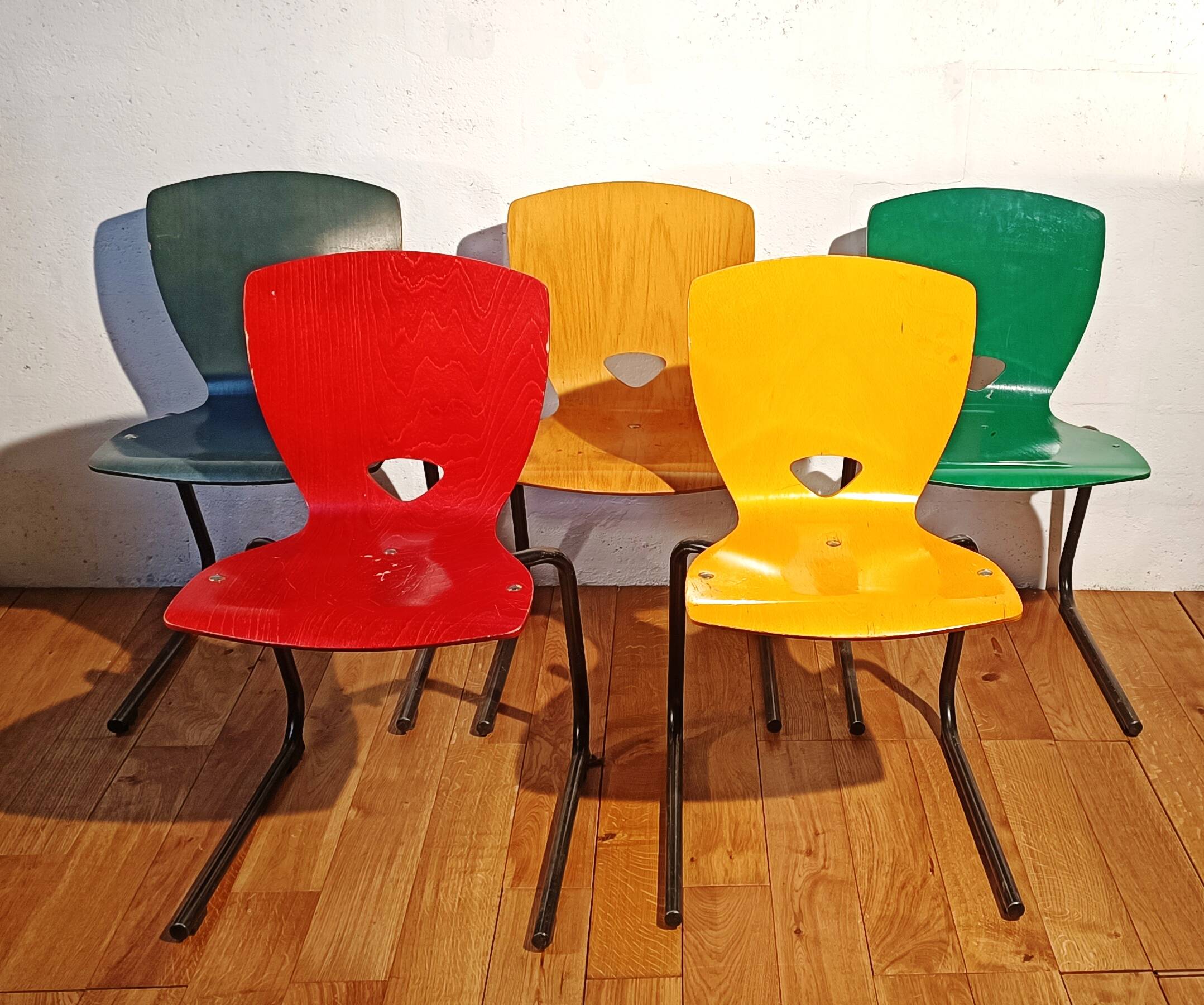Chaise de cantine vintage
