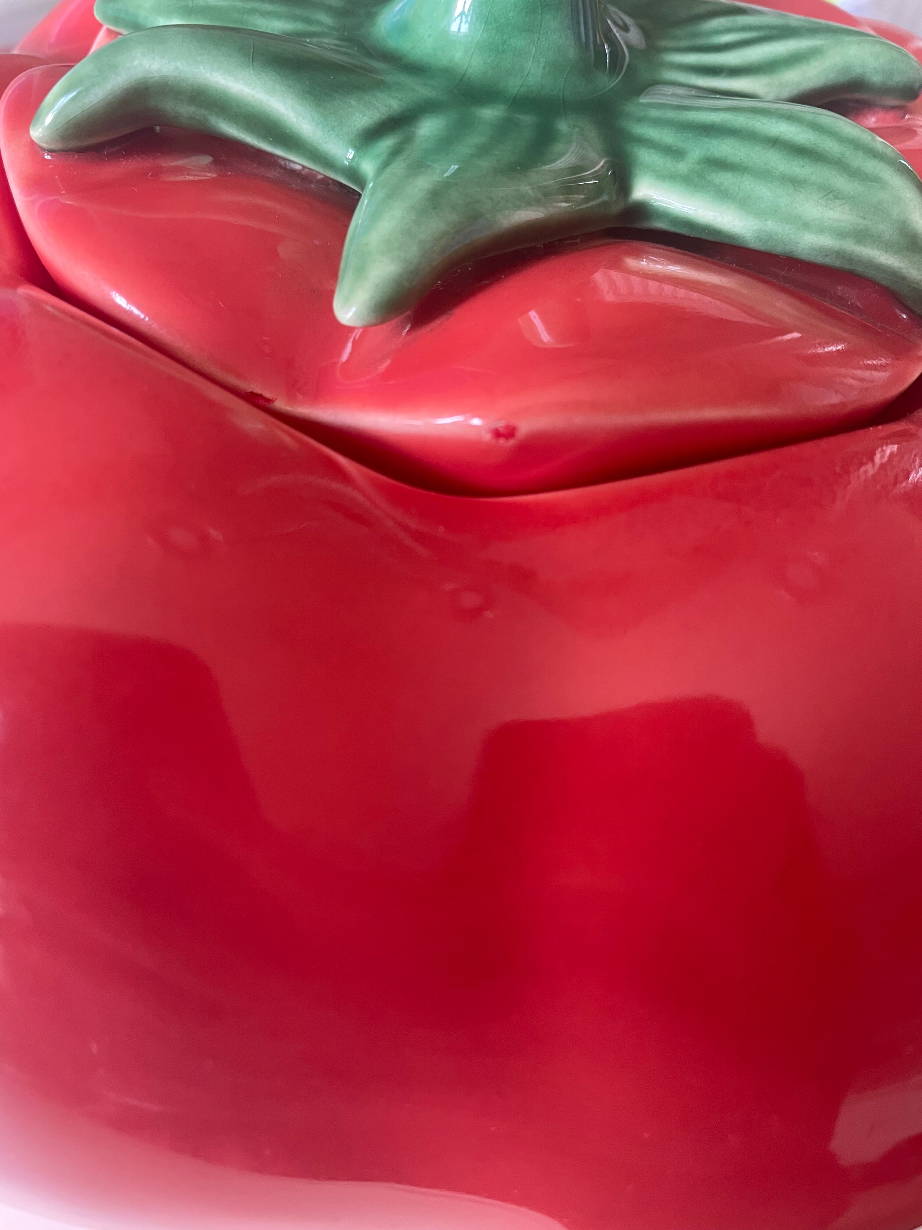 Tomato slurry salad bowl