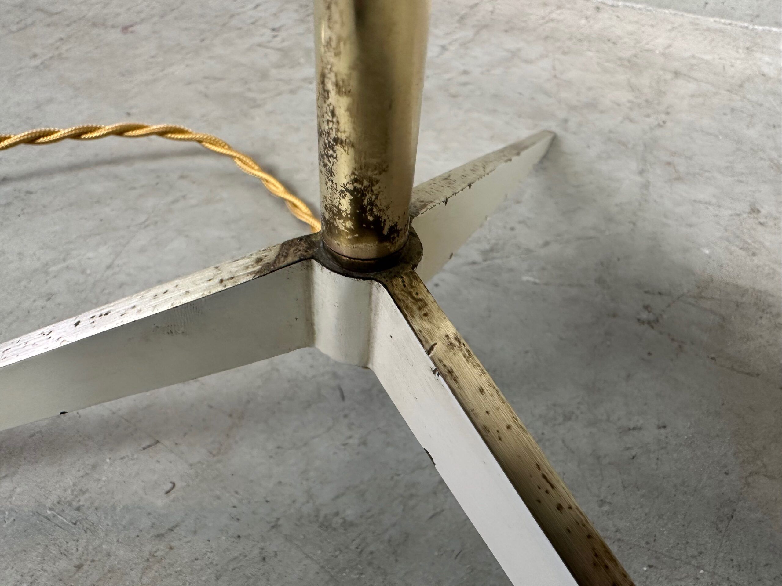 Vintage XL tripod table lamp – Italy