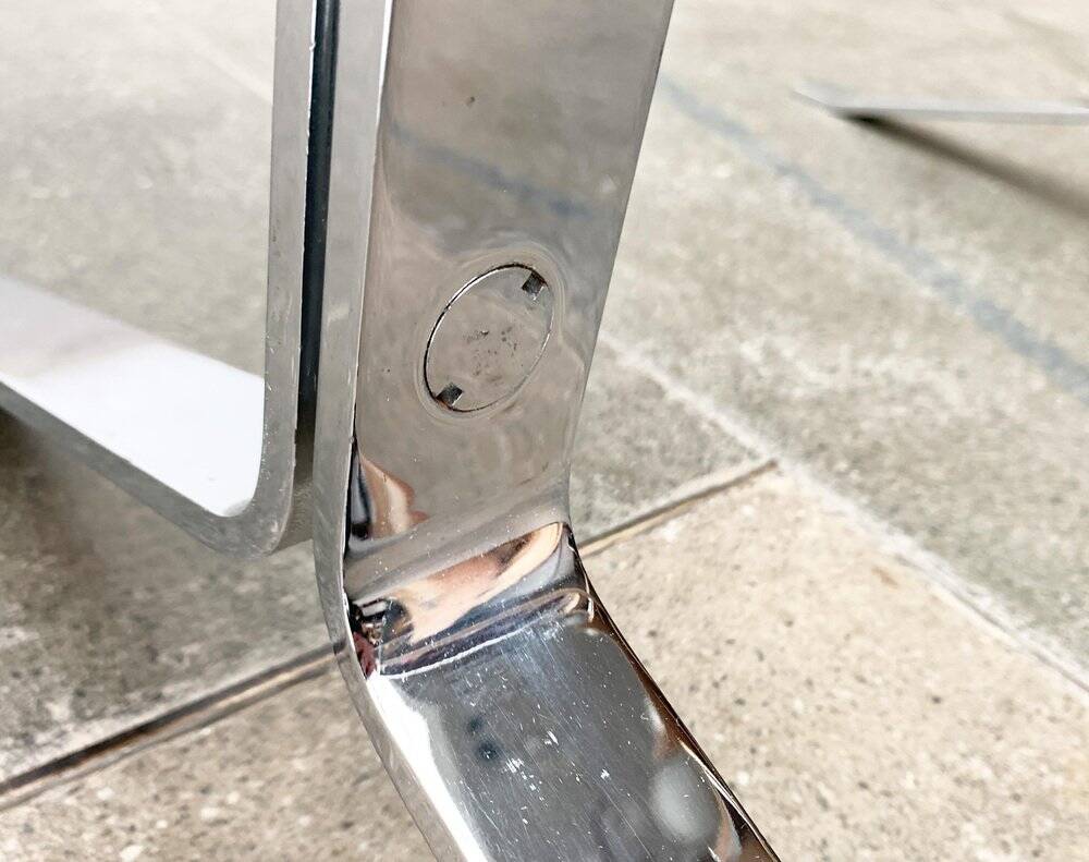 Joker coffee table in chrome and glass in mid-century Space Age style by Olivier Mourgue for Airborne, 1960s.