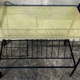 Serving table