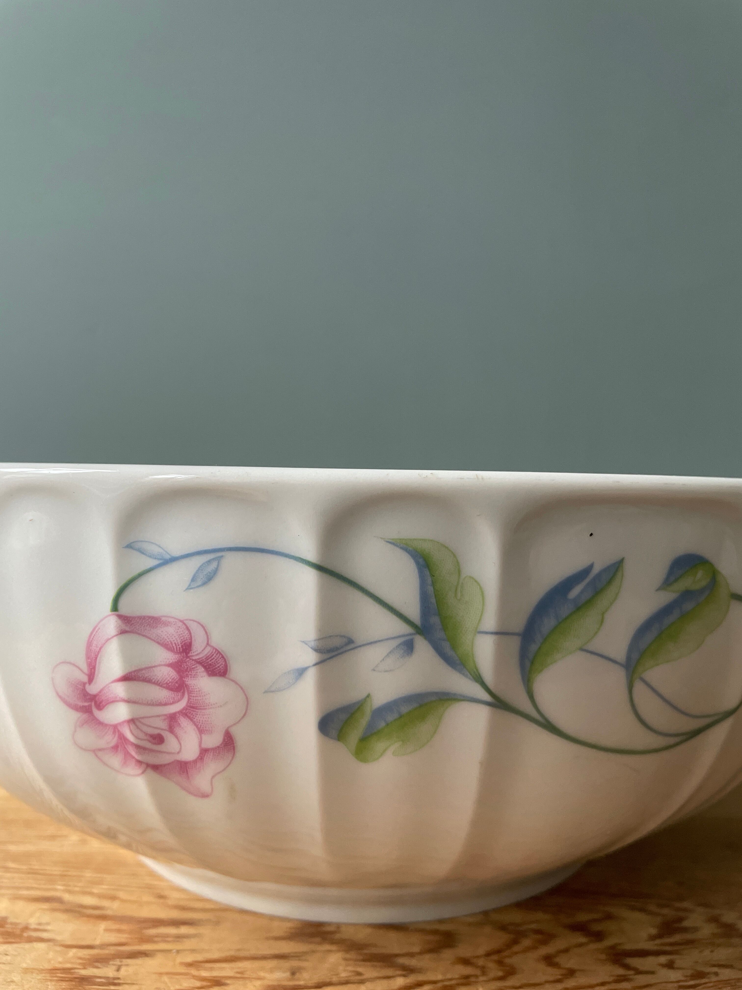 Vintage fine porcelain salad bowl, "Laurent creation"