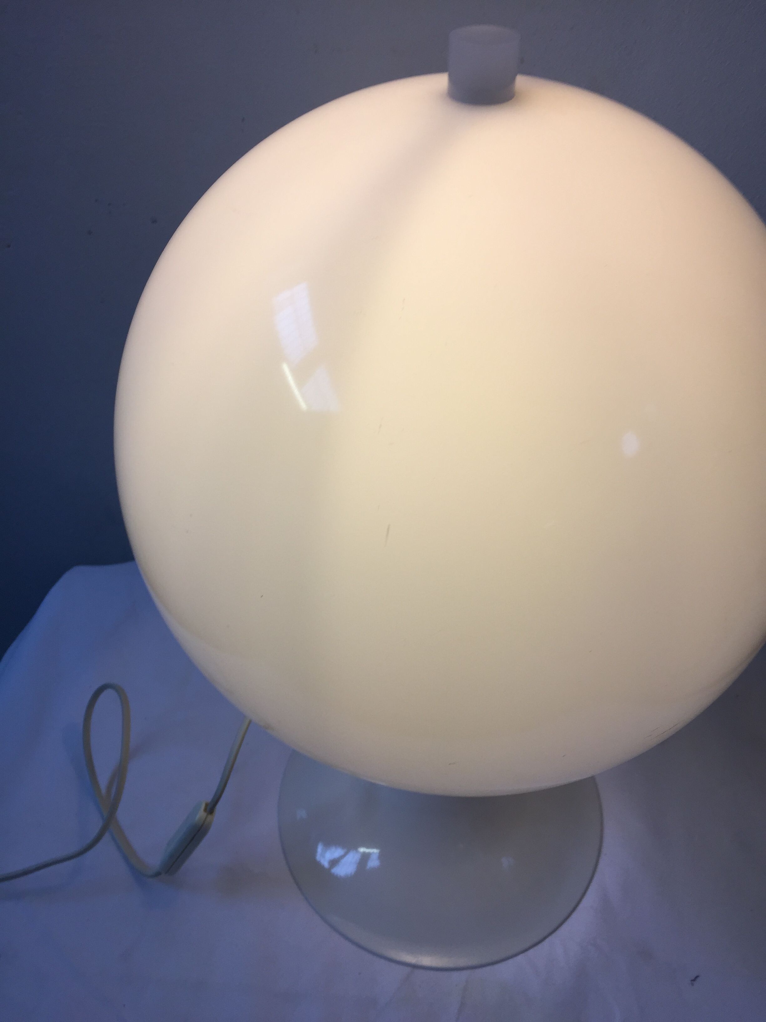 70s White mushroom lamp